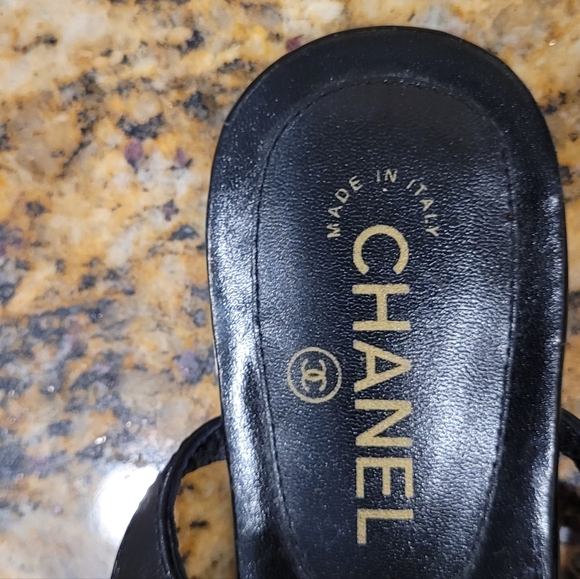 Never worn Chanel black bow sandal - Picture 3 of 7